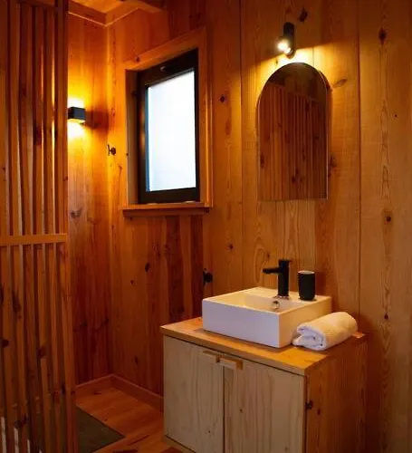 Blue - De Madeira נאזרה